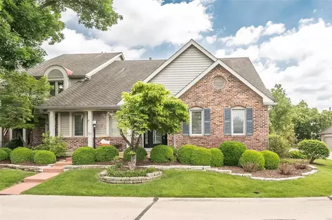 14318 Valley Meadow Ct, Chesterfield, MO 63017
