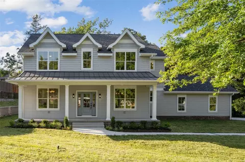 1539 Friar Ln, Kirkwood, MO 63122