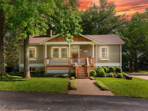 11708 Big Bend Rd, Kirkwood, MO 63122