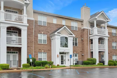 1151 Mill Crossing Dr #306, Saint Louis, MO 63141