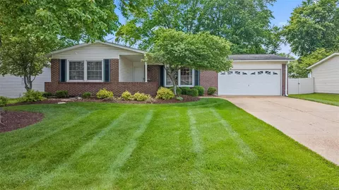 3005 Blanchette Dr, Saint Charles, MO 63301