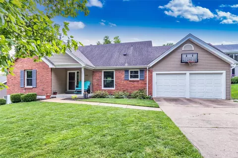 1612 Forestview Ridge Ln, Ballwin, MO 63021