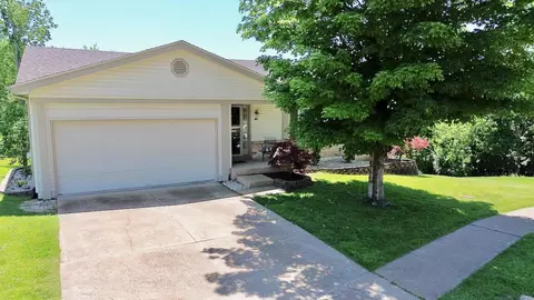 7138 Caprock Dr, Saint Louis, MO 63129