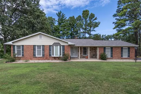 11604 Rossmoor Ln, Saint Louis, MO 63128