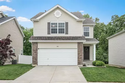 828 Cadbury Dr, Wentzville, MO 63385