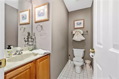 Bath - 3827 Park Place Estates Dr, Bridgeton, MO 63044 photo 1 of 6