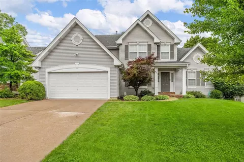 3827 Park Place Estates Dr, Bridgeton, MO 63044