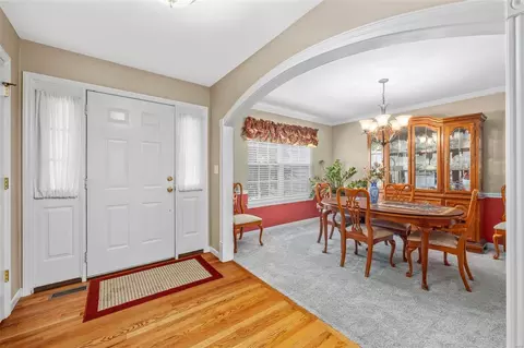 Entry Way - 3827 Park Place Estates Dr, Bridgeton, MO 63044 photo 2 of 3