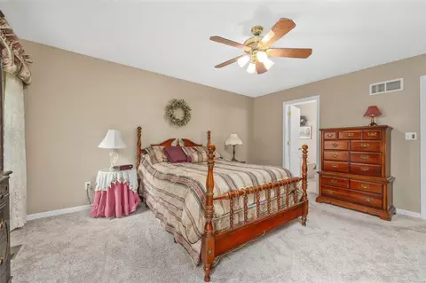 Bedroom - 3827 Park Place Estates Dr, Bridgeton, MO 63044 photo 2 of 8