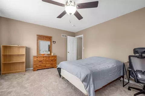 Bedroom - 3827 Park Place Estates Dr, Bridgeton, MO 63044 photo 4 of 8