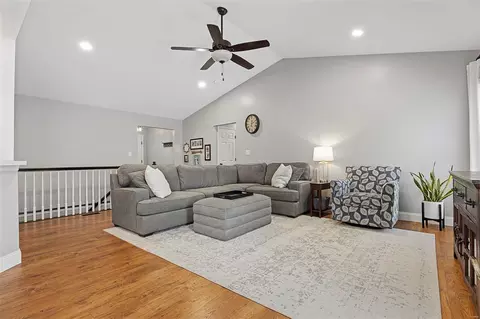 6926 Brassel Dr, O'fallon, MO 63368 photo 4