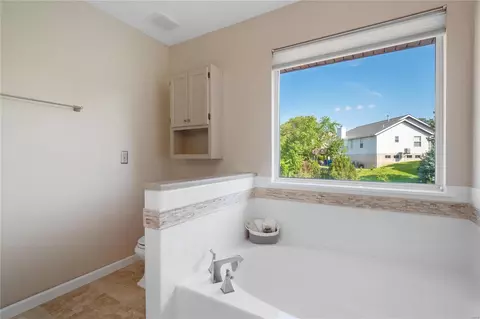 Bath - 16711 Babler View Dr, Wildwood, MO 63011 photo 4 of 7