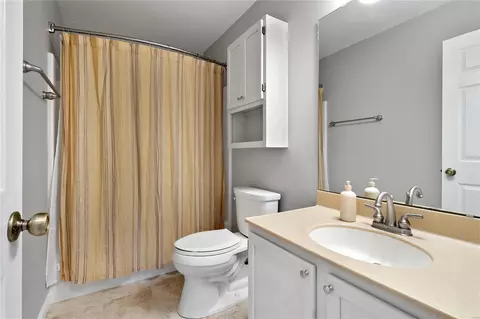 Bath - 16711 Babler View Dr, Wildwood, MO 63011 photo 6 of 7