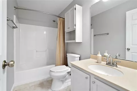 Bath - 16711 Babler View Dr, Wildwood, MO 63011 photo 5 of 7