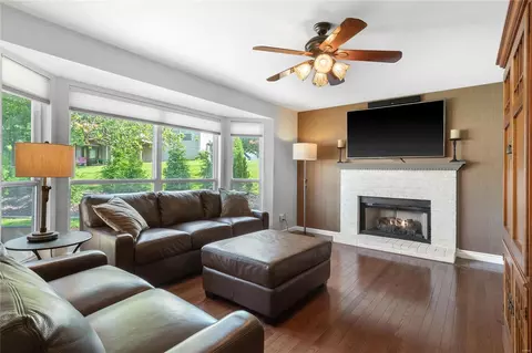 Living - 16711 Babler View Dr, Wildwood, MO 63011 photo 2 of 7