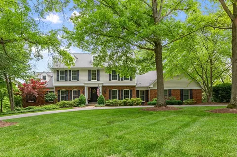 6 Vanessa Dr, Saint Louis, MO 63131