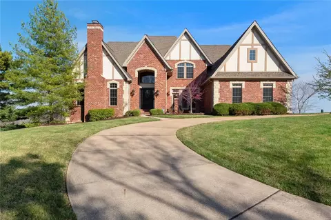 24 Persimmon Ln, Wildwood, MO 63025 photo 2