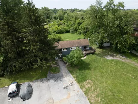 2060 Nemnich Rd, Saint Louis, MO 63136