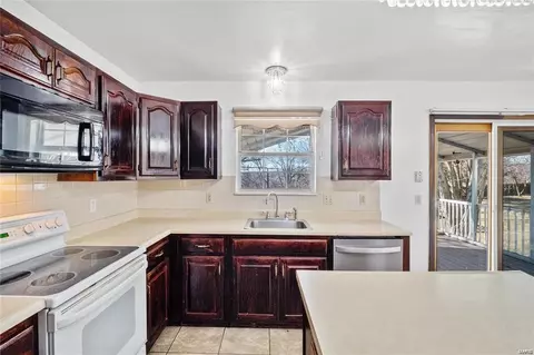 9632 Chamblin Dr, Affton, MO 63123 photo 12