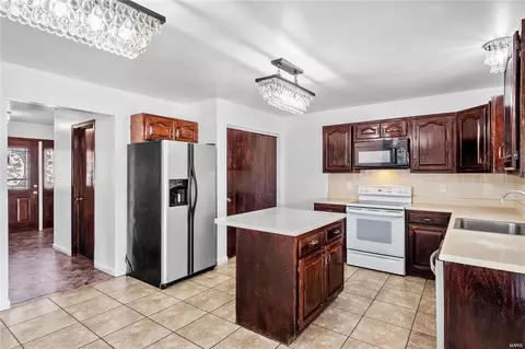 9632 Chamblin Dr, Affton, MO 63123 photo 11