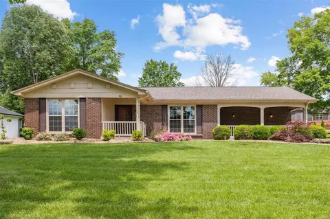 40 Normandy Dr, Lake Saint Louis, MO 63367