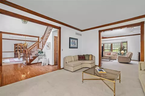 Living - 704 Carman Oaks Ct, Manchester, MO 63021 photo 2 of 4