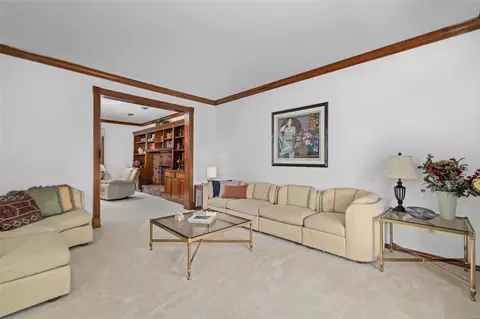 Living - 704 Carman Oaks Ct, Manchester, MO 63021 photo 1 of 4
