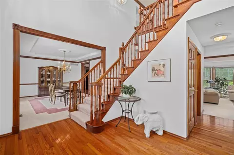 Entry Way - 704 Carman Oaks Ct, Manchester, MO 63021 photo 1 of 6