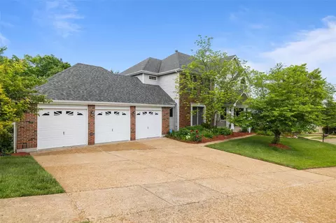 Exterior - 704 Carman Oaks Ct, Manchester, MO 63021 photo 3 of 13