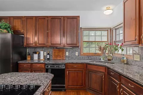 Kitchen - 704 Carman Oaks Ct, Manchester, MO 63021 photo 6 of 7