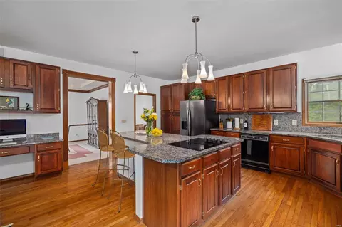 Kitchen - 704 Carman Oaks Ct, Manchester, MO 63021 photo 2 of 7