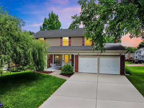 27 Lippizan Rd, Saint Peters, MO 63376