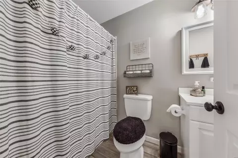Bath - 262 Strathmoor Way, O'fallon, MO 63368 photo 6 of 7