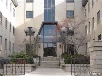 4355 Maryland Ave #433, Saint Louis, MO 63108