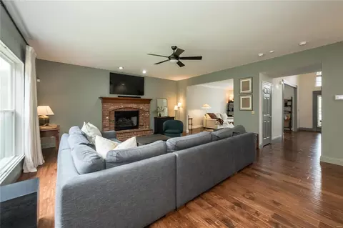Living - 1251 Polo Lake Dr, Ellisville, MO 63021 photo 6 of 8