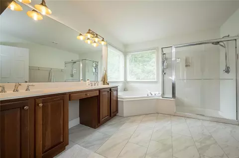 Bath - 1251 Polo Lake Dr, Ellisville, MO 63021 photo 2 of 3