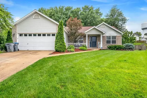 223 Butternut Stage Dr, Saint Peters, MO 63376