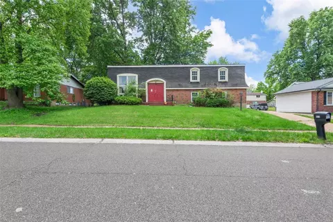6670 Lakeside Hills Dr, Florissant, MO 63033
