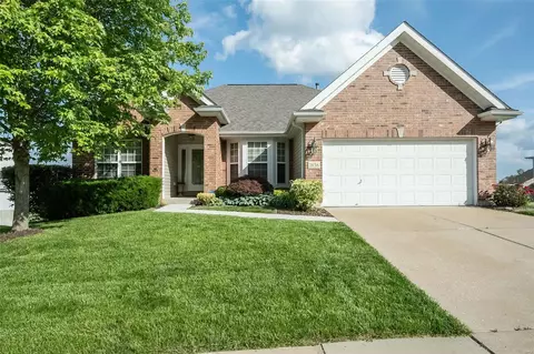 3836 Albers Pointe Dr, Florissant, MO 63034