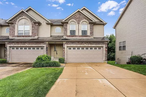 208 Prominence Ln, Lake Saint Louis, MO 63367