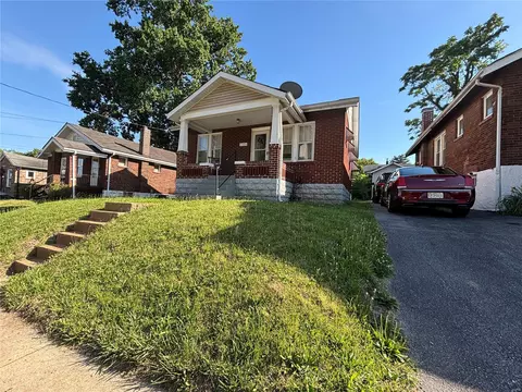 7324 Park Dr, Saint Louis, MO 63133