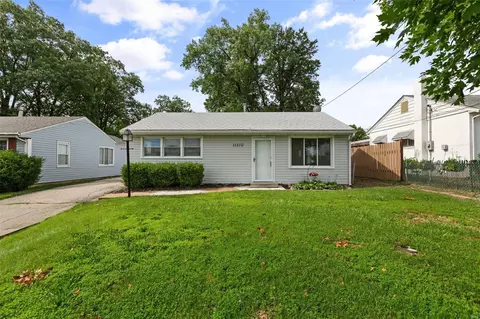 11310 Big Bend Rd, Kirkwood, MO 63122
