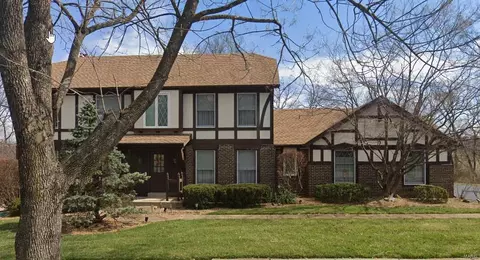 1830 Buckington Dr, Chesterfield, MO 63017