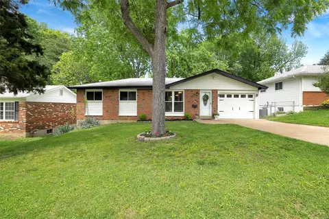 5625 Welmering Dr, Saint Louis, MO 63123