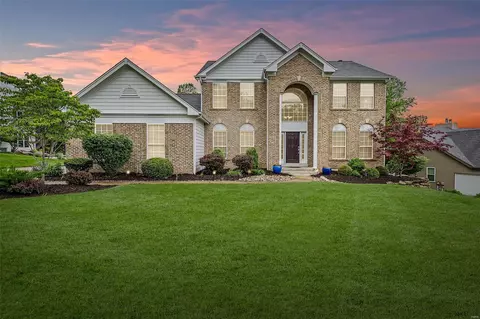 1048 Keystone Trail Dr, Wildwood, MO 63005