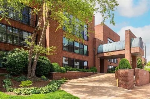 4554 Laclede Ave #306, Saint Louis, MO 63108