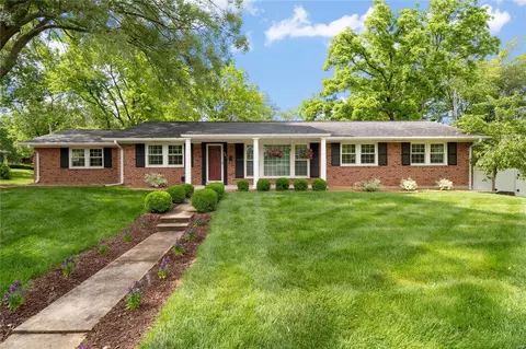 801 Garland Pl, Saint Louis, MO 63122