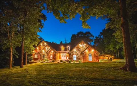 2906 Fox Run Dr, Godfrey, IL 62035 photo 1