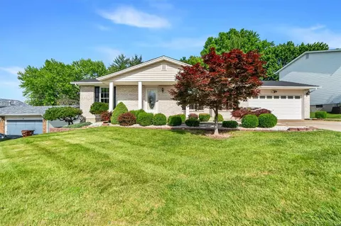 25 Raintree Ct, Saint Peters, MO 63376