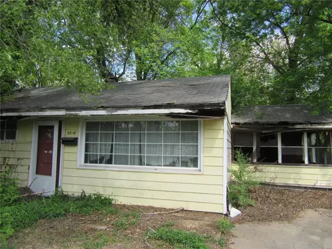5518 Winchelsea Dr, Saint Louis, MO 63121